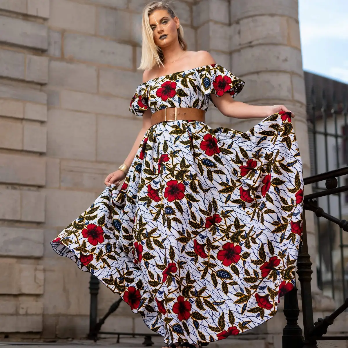 Maxi robe en wax hibiscus blanc et rouge