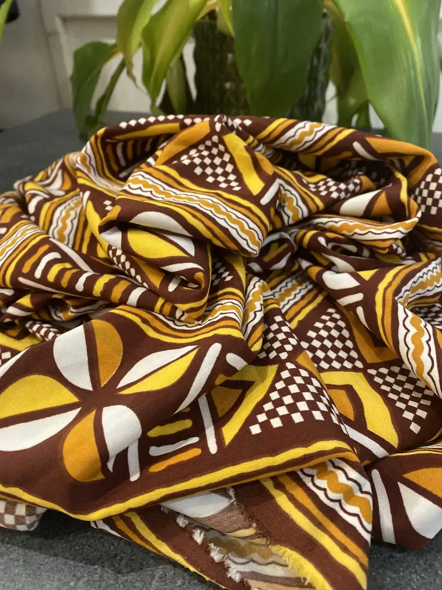 Tissu crêpe fluide motif bogolan