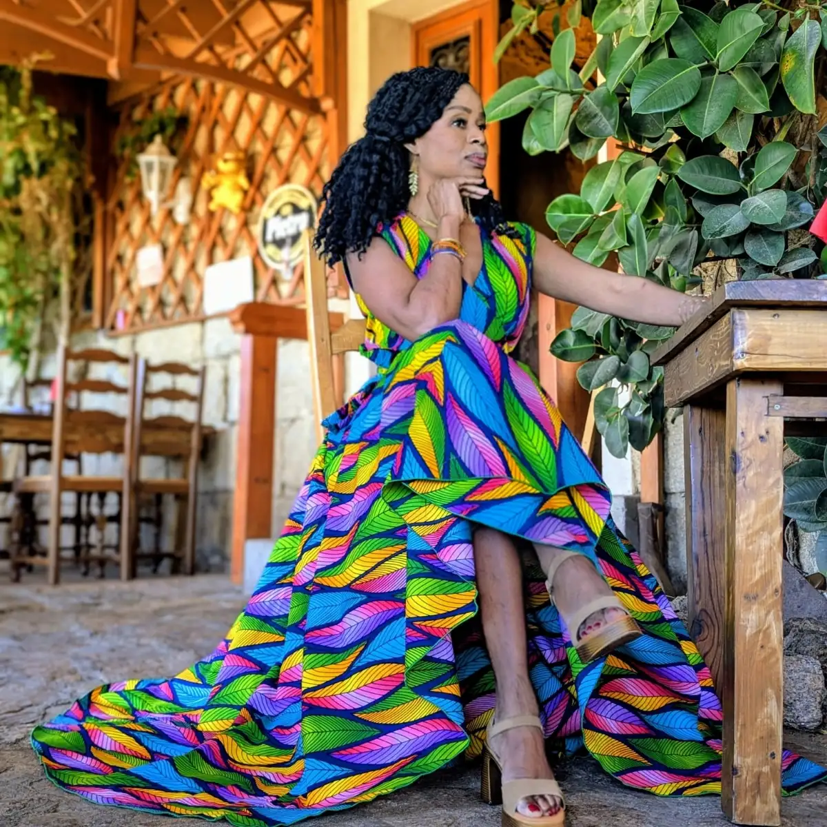 Maxi robe portefeuille asymétrique en wax