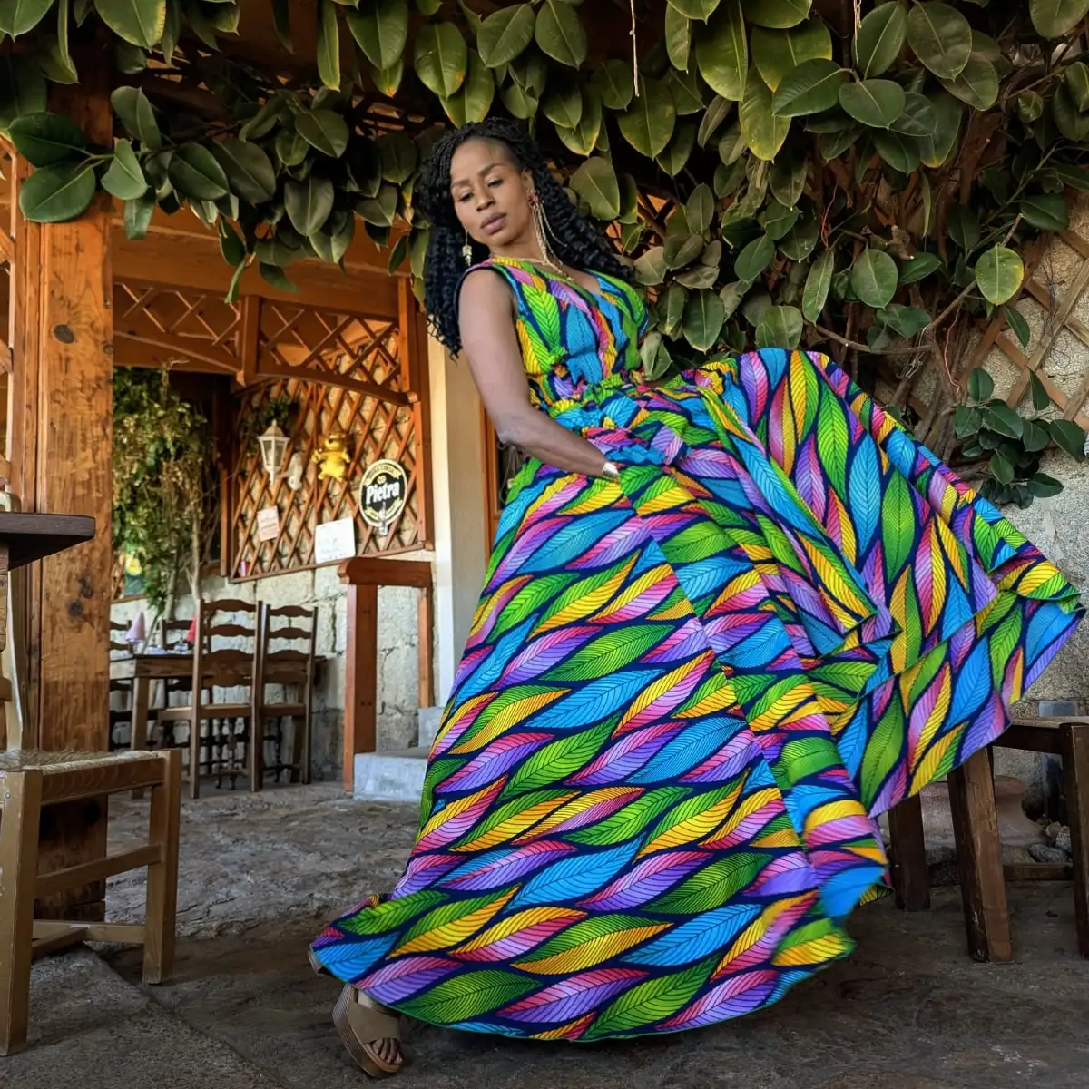 Maxi robe portefeuille asymétrique en wax